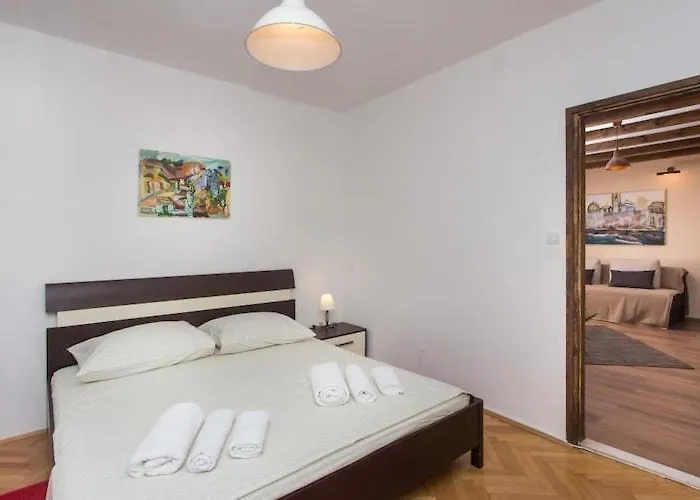 Hladilo Nostalgia - Comfort Two-bedroom With Terrace And Partial Sea View