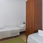 Апартаменты Hladilo Nostalgia - Comfort Two-bedroom With Terrace And Partial Sea View