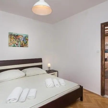 Hladilo Nostalgia - Comfort Two-bedroom With Terrace And Partial Sea View