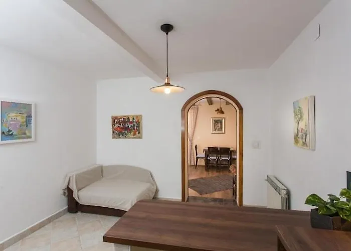 Hladilo Nostalgia - Comfort Two-bedroom With Terrace And Partial Sea View דירה דוברובניק
