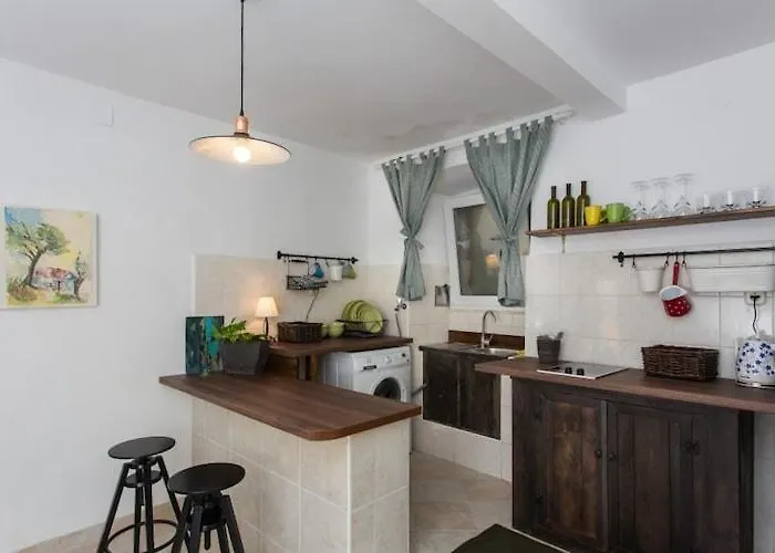 דירה Hladilo Nostalgia - Comfort Two-bedroom With Terrace And Partial Sea View דוברובניק