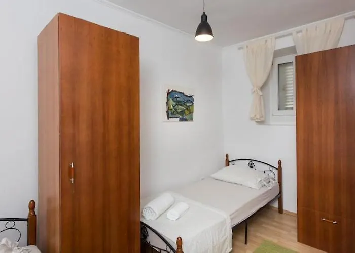 Hladilo Nostalgia - Comfort Two-bedroom With Terrace And Partial Sea View * דוברובניק