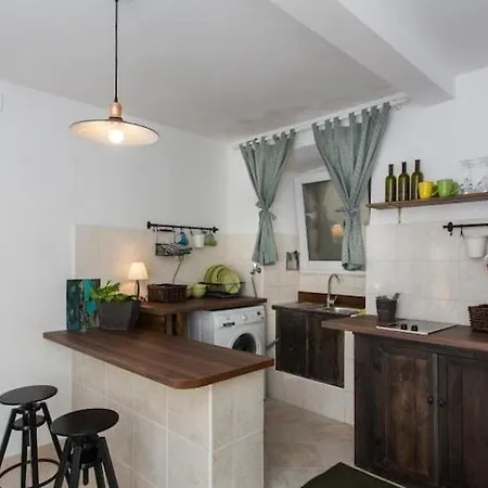 Apartament Hladilo Nostalgia - Comfort Two-bedroom With Terrace And Partial Sea View Dubrownik